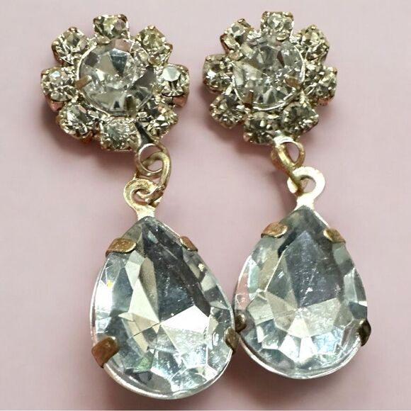Vintage Crystal Drop Earrings – Timeless Elegance Silver Crystal Drop Earrings - Picture 1 of 17